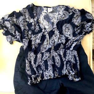 Woman’s blue/white crop top sz M